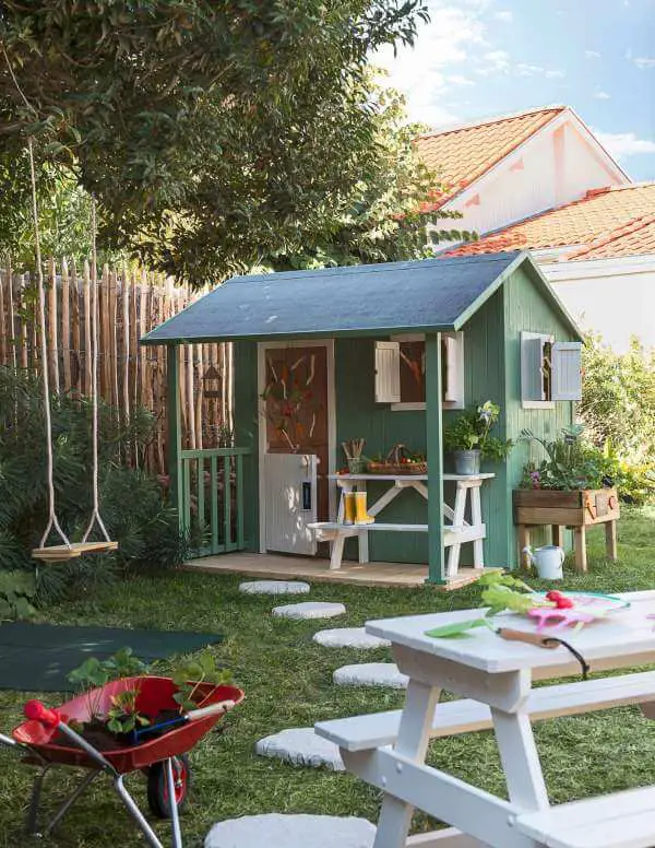 Une Cabane avec une véranda