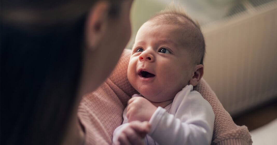 Que voit un bébé de la naissance à un an-min