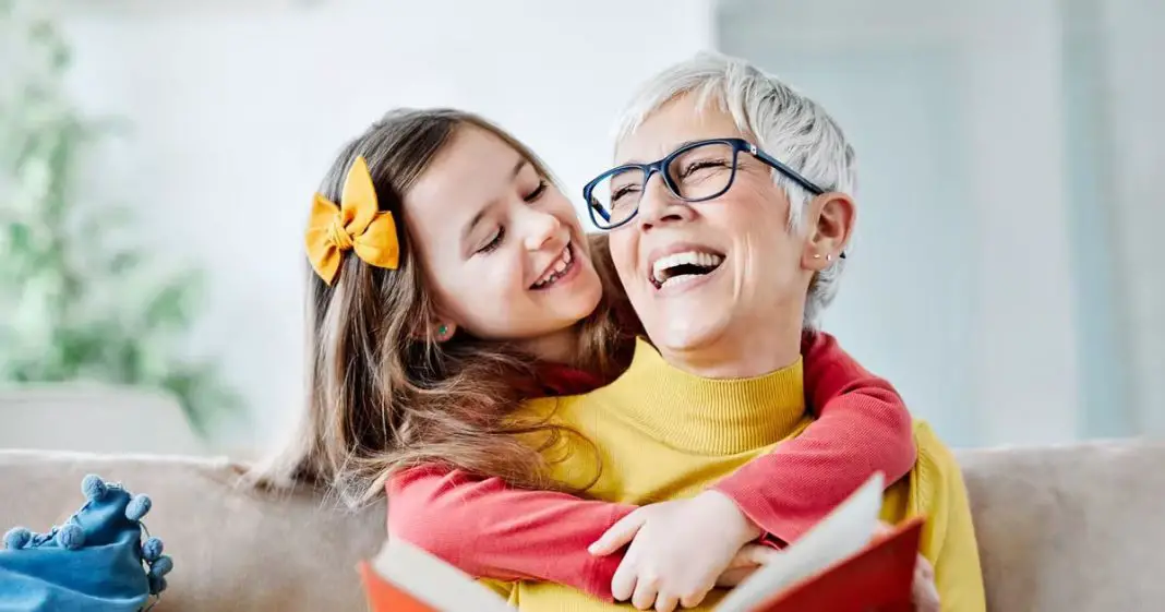 L'importance des grands-mères pour les enfants-min