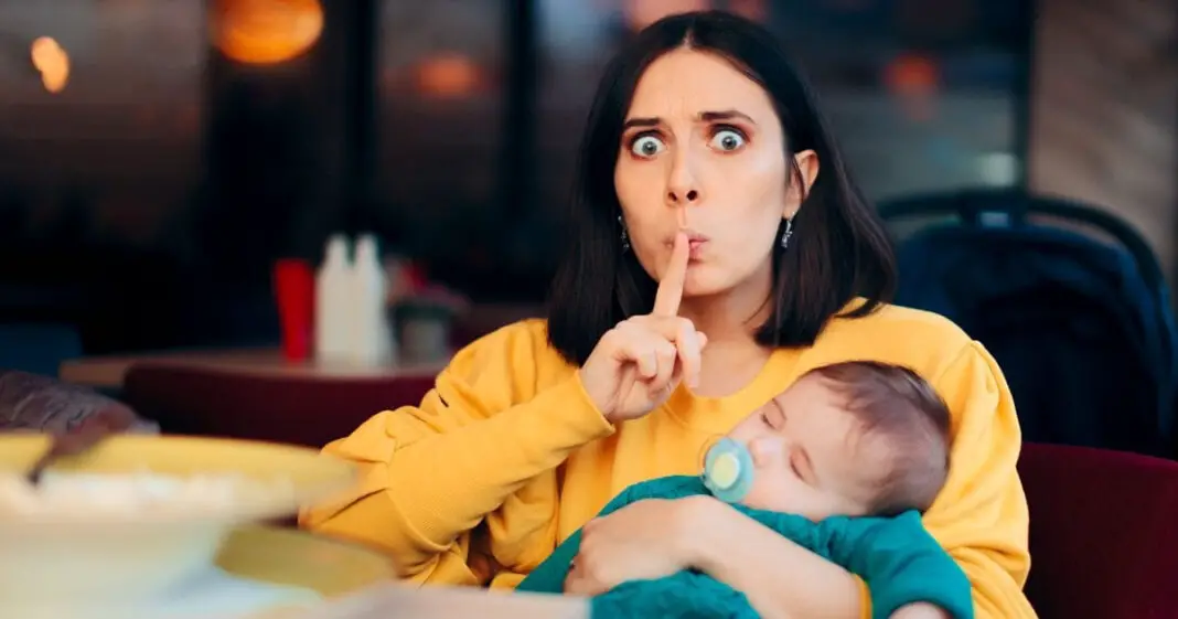 10 choses folles que je fais quand bébé se réveille la nuit