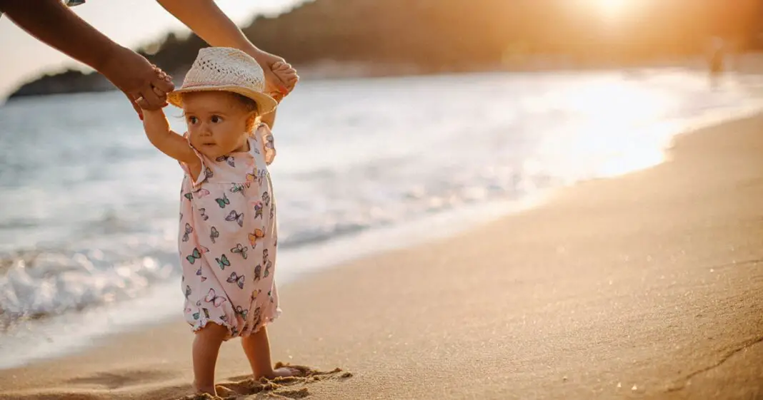 Vacances avec bébé 7 astuces pour voyager léger-min