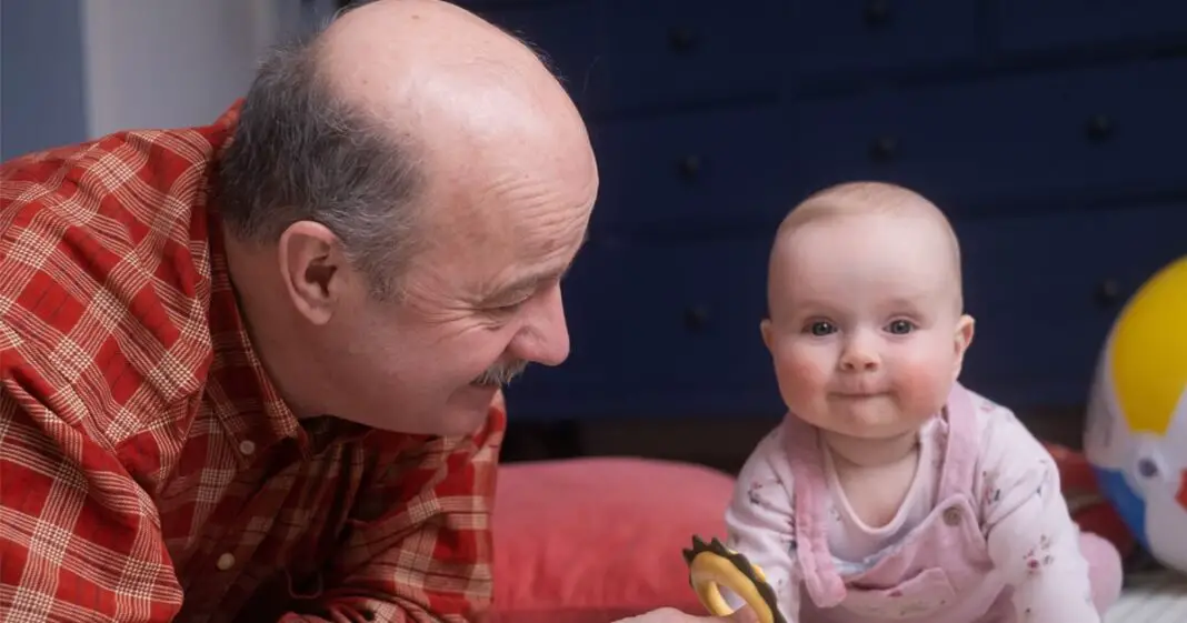 Une mère choisit délibérément un prénom pour offenser son père-min