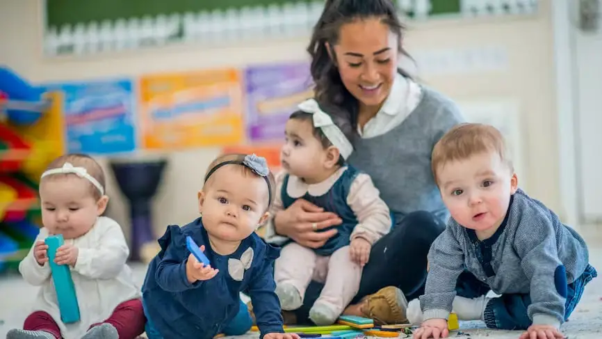 La situation compliquée de mes finances avec un bébé et un autre en route-min