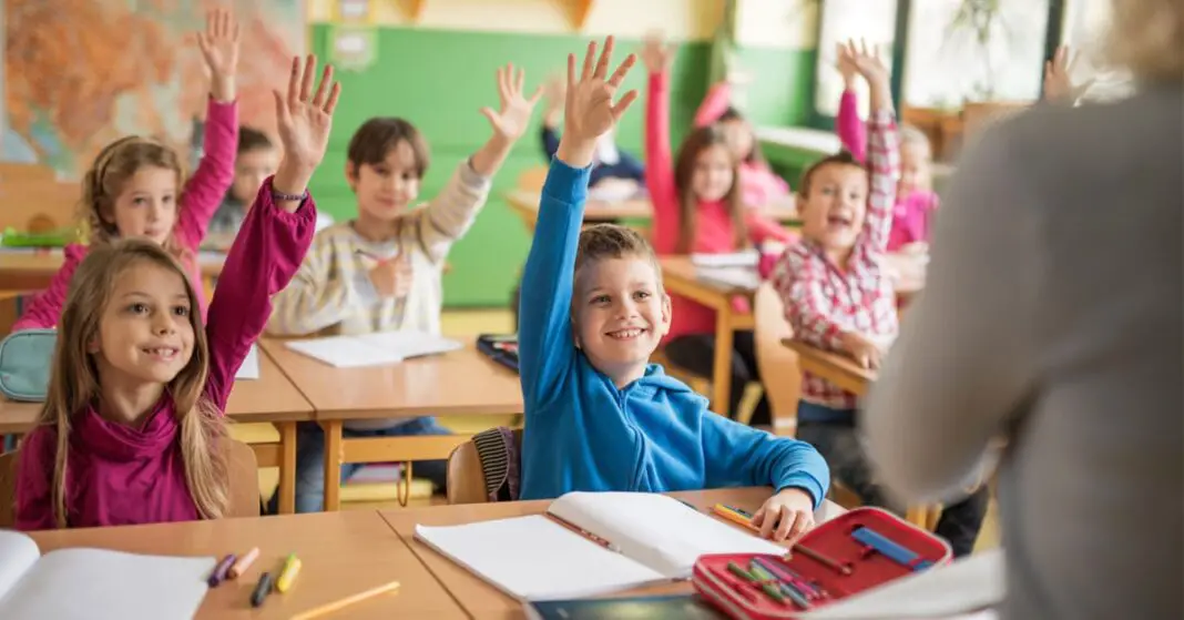 École Privée vs École Publique-min