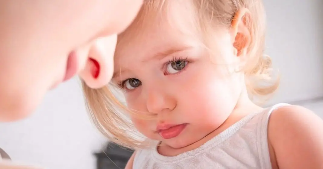 Mon enfant affirme qu'il ne m'aime plus quand je le gronde, que faire-min